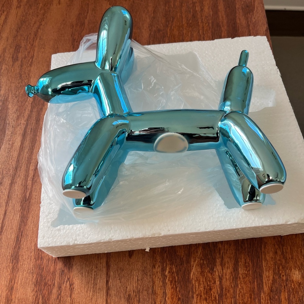 NWT Metallic (Not Plastic) Balloon Doggy Piggy Bank /Home Decor. 10 inches tall